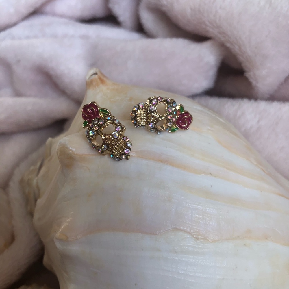 Rhinestone Skull & Roses Earrings - Picture 2 of 6